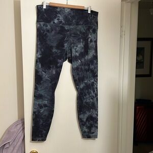 Lululemon Sz 16 25” Align